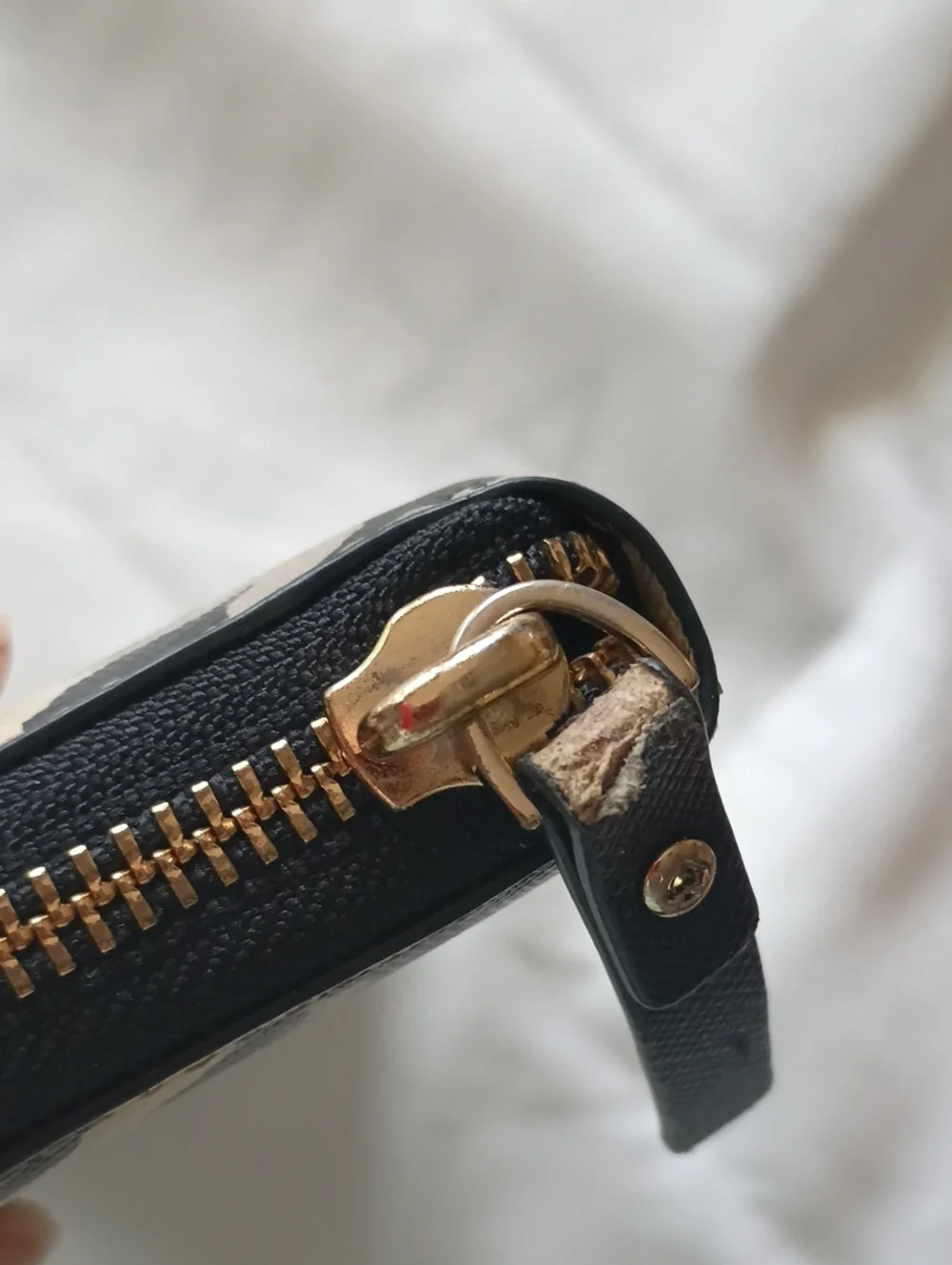 Kate spade zip around wallet animal leopard print